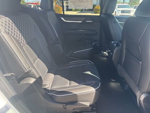 New 2026 GMC Acadia Denali w/ Super Cruise Package AWD/4WD image 22