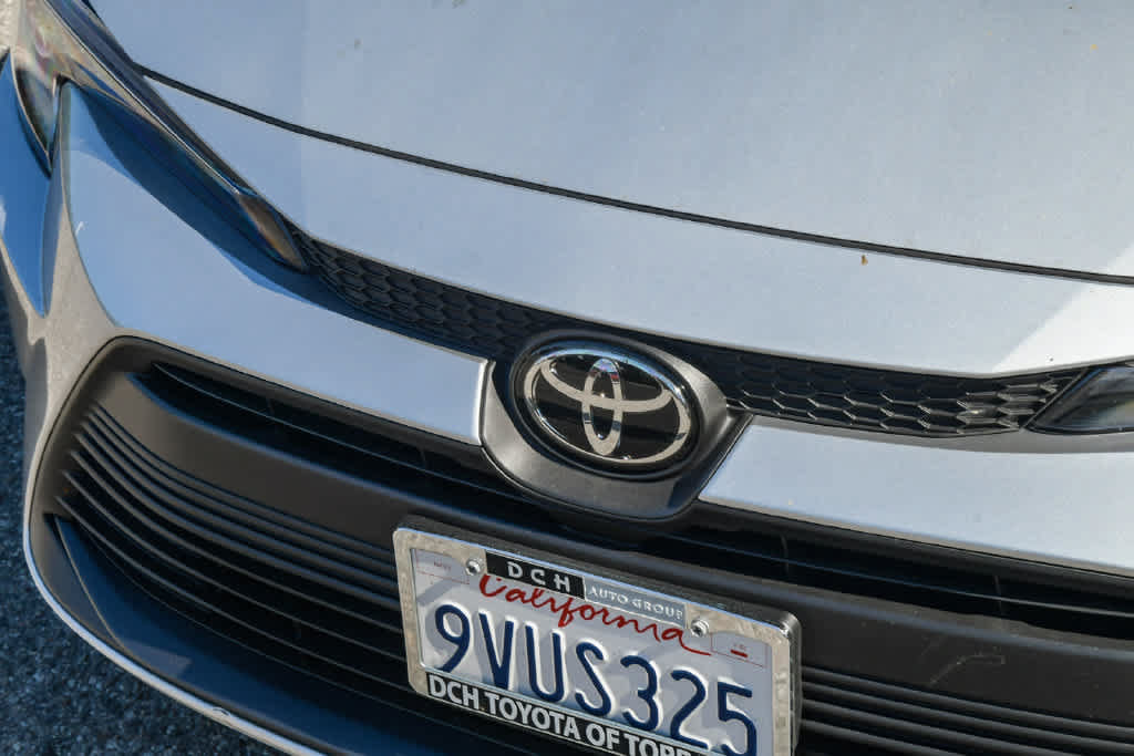 Used 2026 Toyota Corolla LE w/ Carpet Mat Package (TMS) AWD/4WD image 5