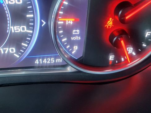Used 2023 Chevrolet Traverse High Country FWD image 34