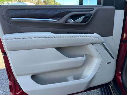 Used 2021 GMC Yukon Denali w/ Denali Premium Package image 31