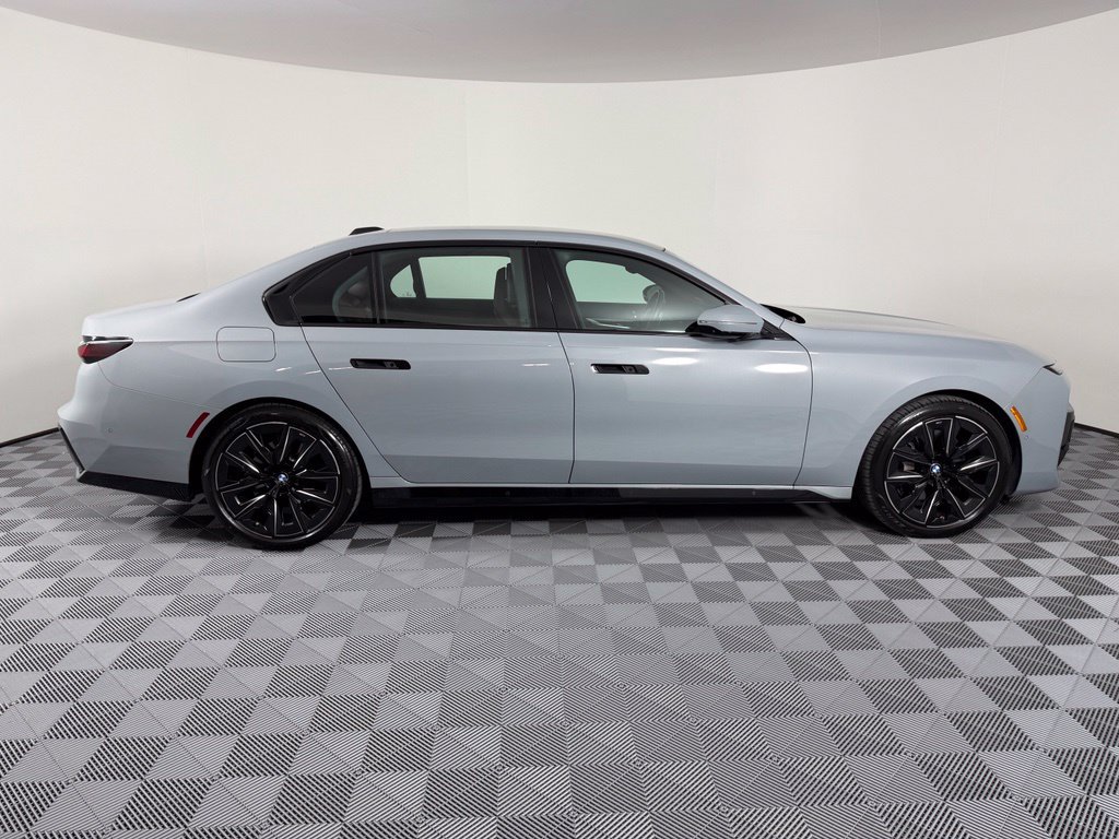 Used 2023 BMW 740i w/ Executive Package RWD image 12