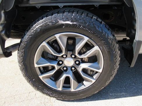 Used 2024 Chevrolet Silverado 1500 LT image 8