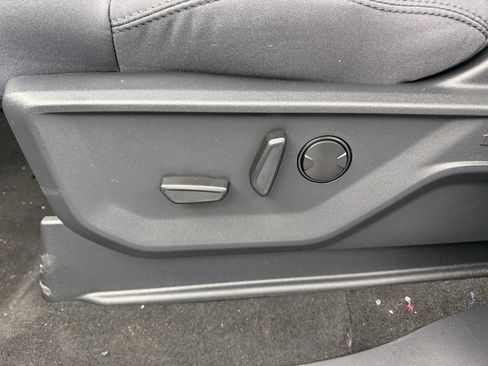 New 2025 Ford Expedition Active image 47