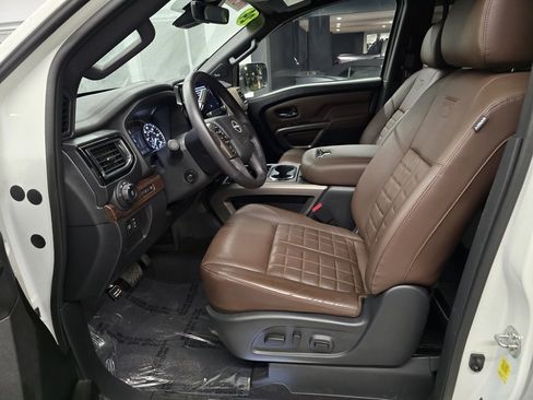 Used 2024 Nissan Titan Platinum Reserve w/ Moonroof Package image 24