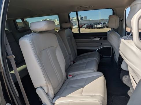 Used 2024 Jeep Wagoneer L Series III AWD/4WD image 26