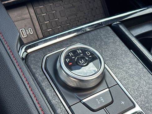 Used 2024 Ford Expedition Limited image 34