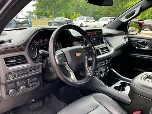 Used 2021 Chevrolet Tahoe LT w/ LT Signature Package RWD image 17