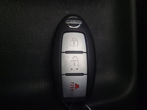 Used 2019 Nissan Kicks S FWD image 32