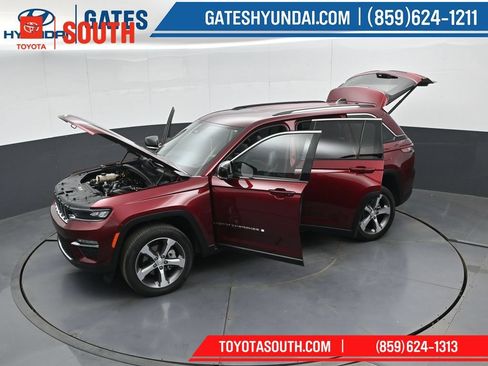 Used 2023 Jeep Grand Cherokee Limited AWD/4WD image 51