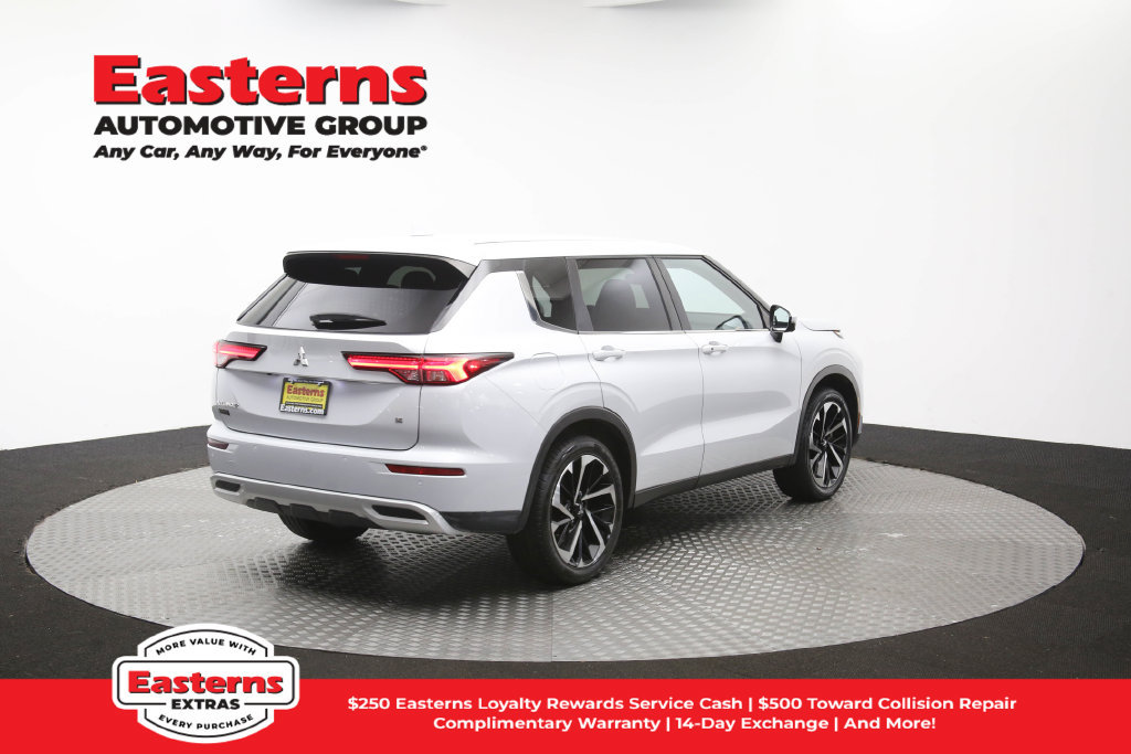 Used 2024 Mitsubishi Outlander SE FWD image 42