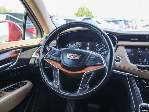 Used 2019 Cadillac XT5 Platinum image 14
