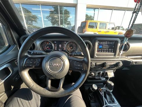 Used 2019 Jeep Wrangler Sport AWD/4WD image 7