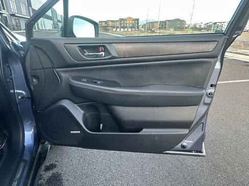 Used 2015 Subaru Outback 3.6R Limited image 11