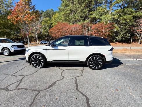 New 2026 Lincoln Nautilus Reserve w/ Jet Appearance Package image 4