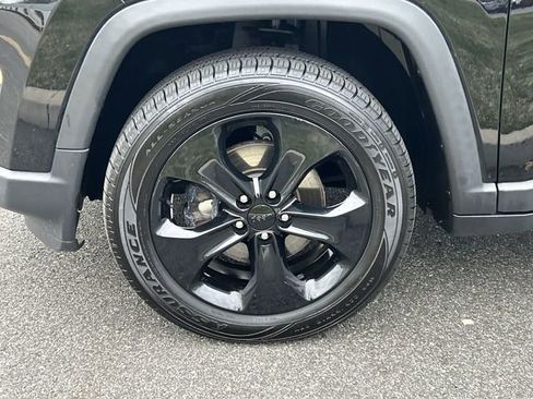 Used 2021 Jeep Compass Latitude w/ Sun and Sound Group image 10