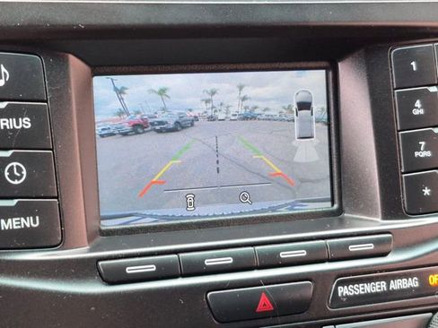 Used 2017 Ford Explorer XLT FWD image 13