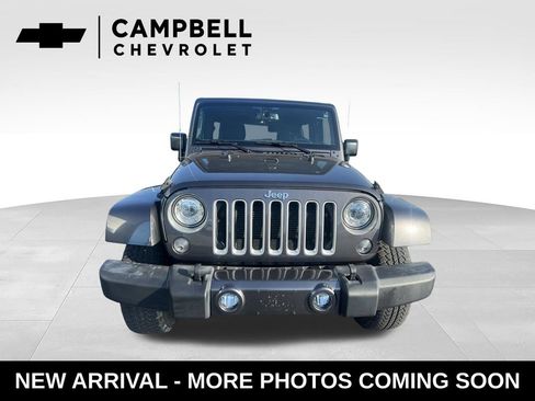 Used 2017 Jeep Wrangler Unlimited Sahara w/ Dual Top Group AWD/4WD image 8