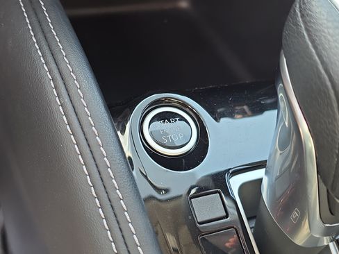 Used 2019 Nissan Kicks S FWD image 25