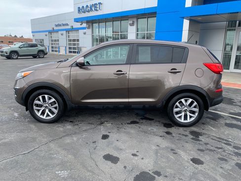 Used 2015 Kia Sportage LX image 2
