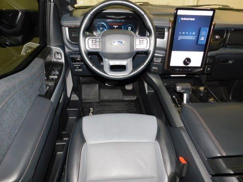 Used 2023 Ford F150 Lightning Lariat image 13