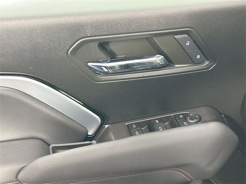 Used 2023 Chevrolet Colorado Z71 image 24