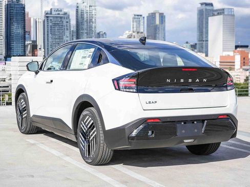 New 2026 Nissan Leaf SV+ w/ Floor Mat Package (SV+) FWD image 8