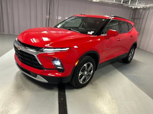 Used 2023 Chevrolet Blazer LT w/ Convenience Package FWD image 3