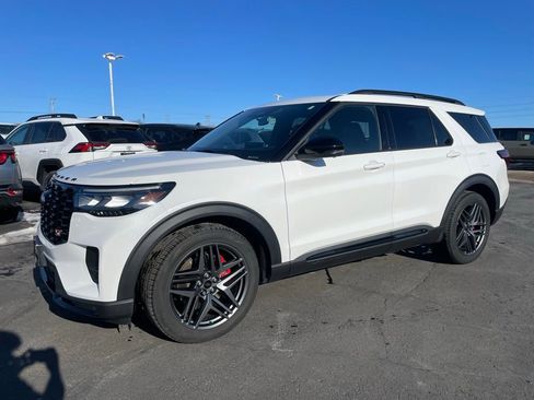Used 2025 Ford Explorer ST w/ Sun And Sound Package AWD/4WD image 5
