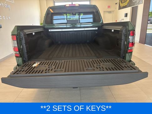 Used 2025 Nissan Frontier SV w/ SV Convenience Package AWD/4WD image 9