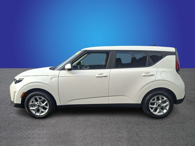 Used 2025 Kia Soul LX w/ LX Technology Package FWD image 7
