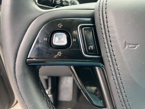 Used 2022 Lincoln Aviator AWD w/ Premium Package image 26