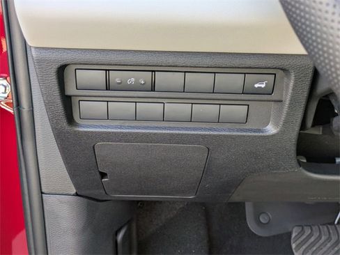 New 2025 Mitsubishi Outlander SE image 16