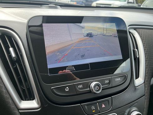 Used 2025 Chevrolet Malibu LT image 30