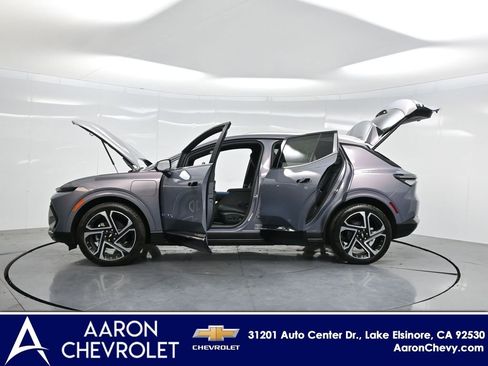 New 2026 Chevrolet Equinox EV LT image 41