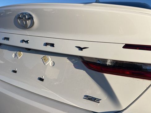 Used 2025 Toyota Camry SE image 7