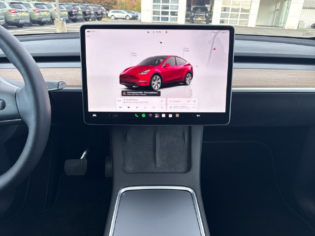 Used 2024 Tesla Model Y Long Range AWD/4WD image 22