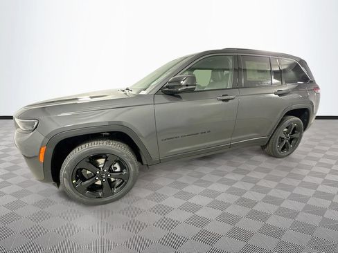 New 2026 Jeep Grand Cherokee Limited w/ Limited Altitude Package AWD/4WD image 24