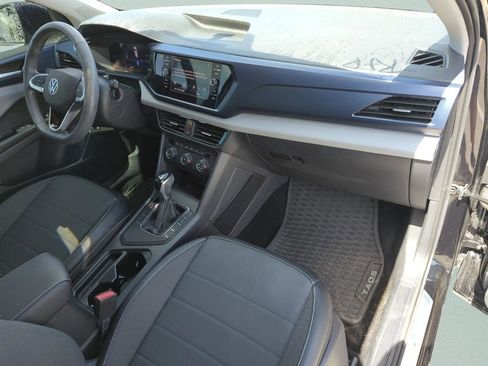 Certified 2022 Volkswagen Taos SE image 18