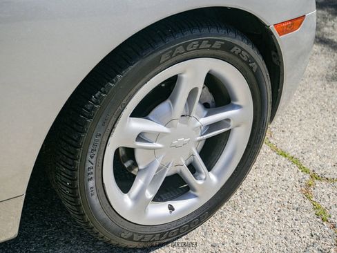 Used 2005 Chevrolet SSR image 89