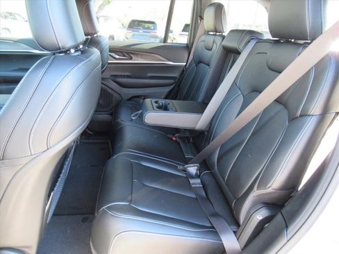 New 2025 Jeep Grand Cherokee Limited image 30