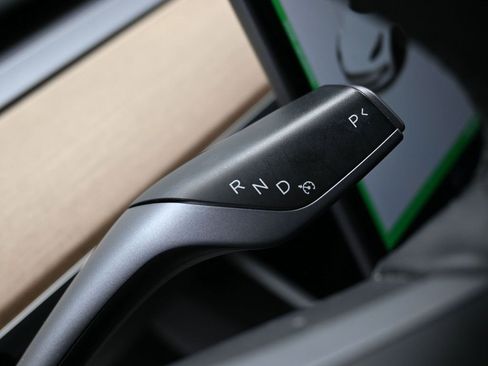 Used 2018 Tesla Model 3 Long Range image 19