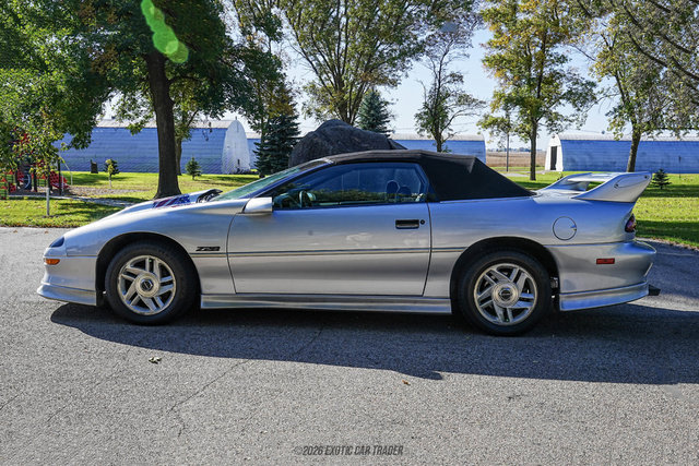 Used 1995 Chevrolet Camaro Z28 RWD image 14