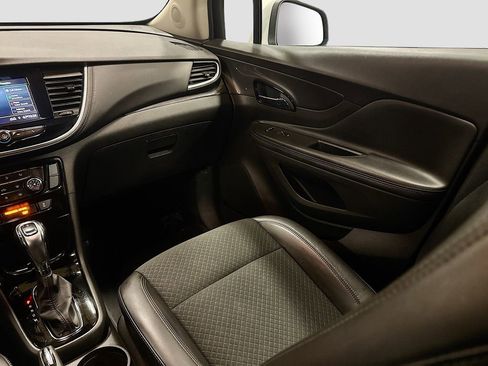 Used 2022 Buick Encore Preferred w/ Safety Package image 24