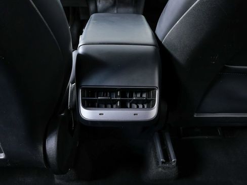 Used 2021 Tesla Model Y Performance image 20