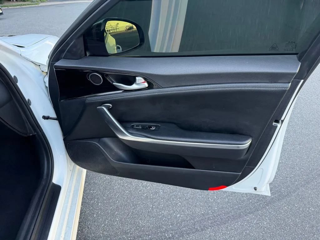 Used 2022 Kia Stinger GT-Line RWD image 32