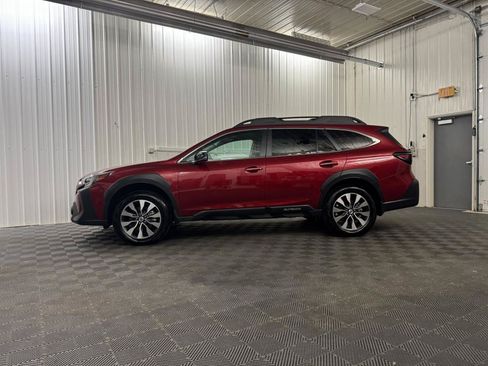 Used 2025 Subaru Outback Limited w/ Popular Package #2 AWD/4WD image 2