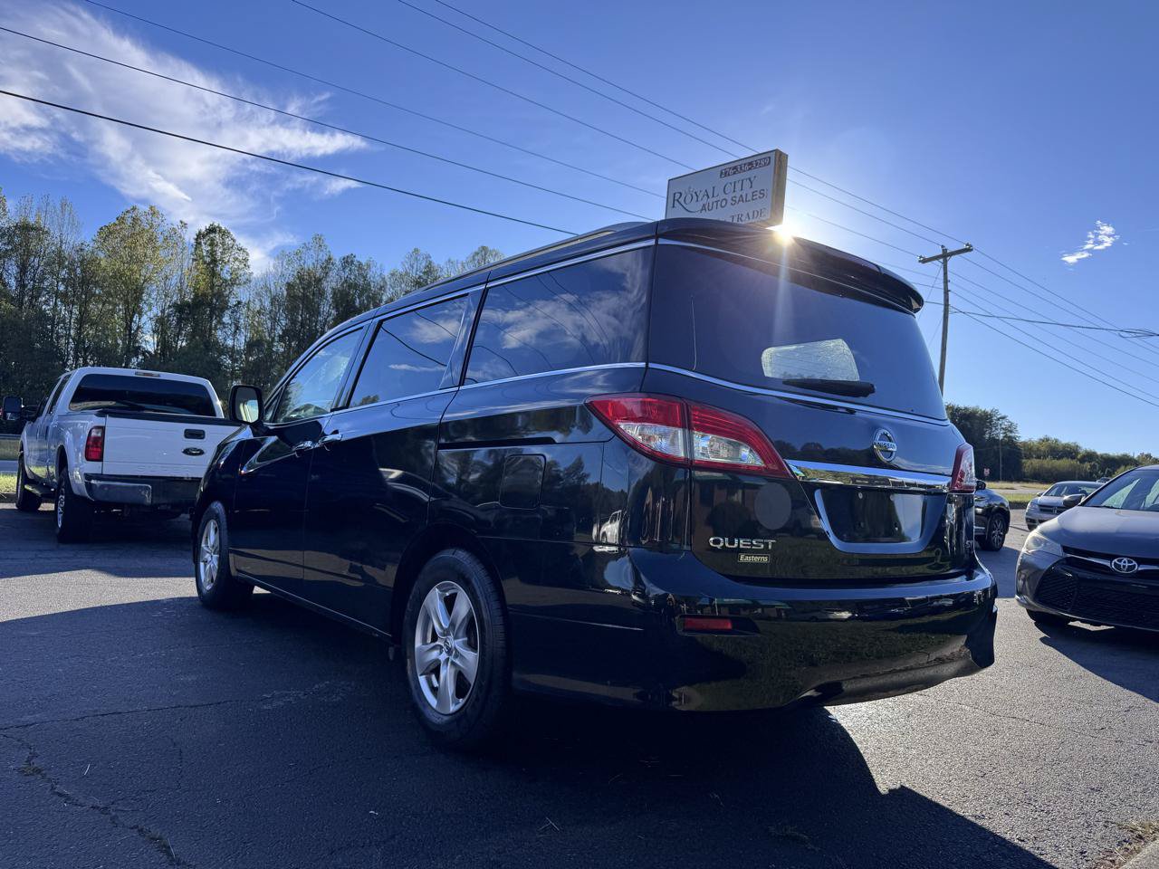 Used 2017 Nissan Quest SV FWD image 7