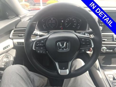 Used 2018 Honda Accord Touring image 7