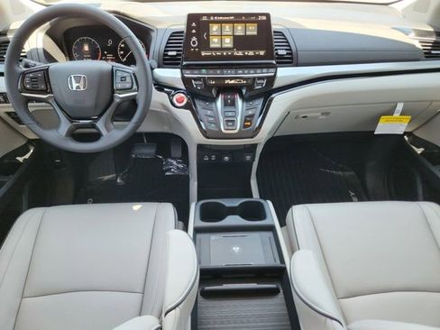 New 2026 Honda Odyssey Touring image 18