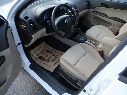 Used 2012 Hyundai Elantra GLS image 9